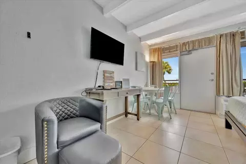 destiny dr, Ruskin, FL 33570