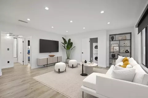 5667 La Mirada Ave #3, Los Angeles, CA 90038