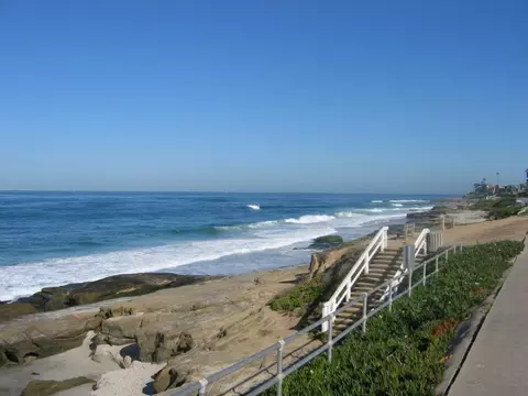 348 Rosemont St, La Jolla, CA 92037