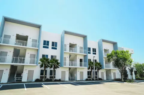 610 NE 2nd St # 306, Dania Beach, FL 33004
