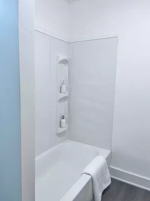 1082 21st St #103, Des Moines, IA 50311