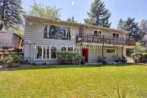 2952 SW Huber St #B, Portland, OR 97219