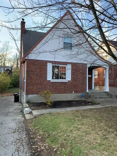 3207 Stanhope Ave, Cincinnati, OH 45211