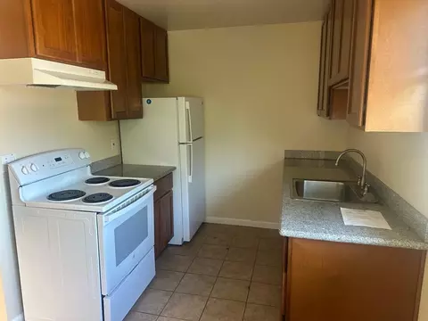 502 Berry Ave #17, Hayward, CA 94544