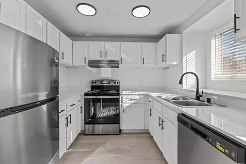 4800 168th St SW # SW, Lynnwood, WA 98037