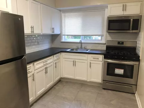 210 Broad Ave #3B, Leonia, NJ 07605