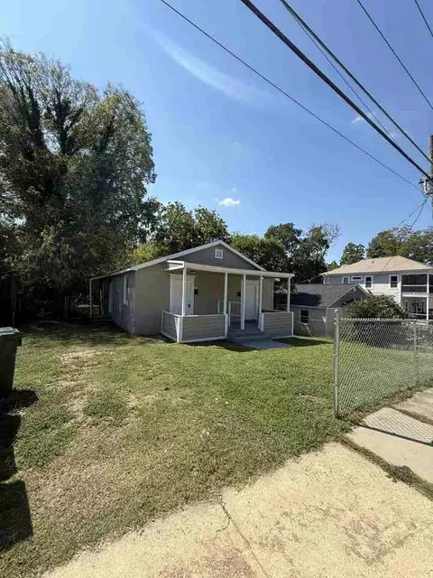 604 12 Bragg St, Raleigh, NC 27610