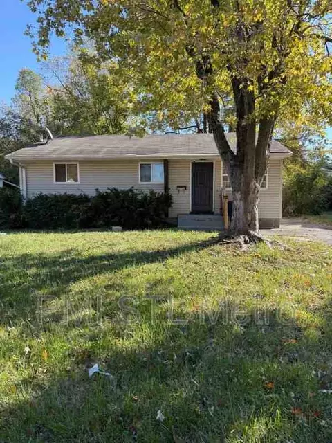 10736 Spring Garden Dr, Glasgow Village, MO 63137