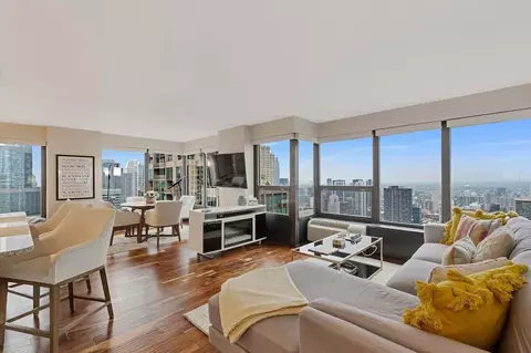 49 East Superior Street #1255558P, Chicago, IL 60610