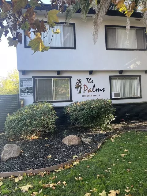 2545 28th St #4, Sacramento, CA 95818