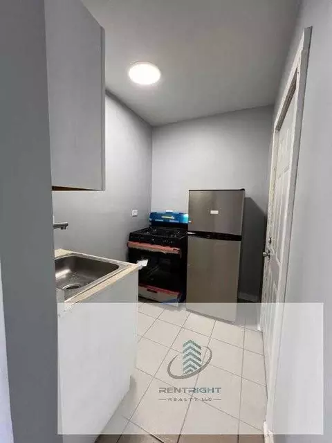 348 W 74th St #352-1W, Chicago, IL 60621