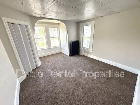 230 N 3rd St #2, Millville, NJ 08332