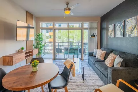 n 3rd st, Phoenix, AZ 85004