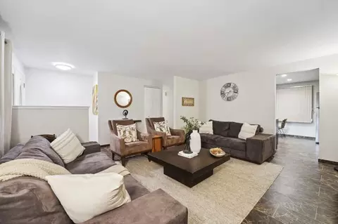 Undisclosed, Schaumburg, IL 60193