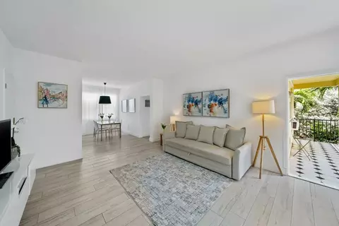 16 Th St #1255482P, Miami Beach, FL 33139