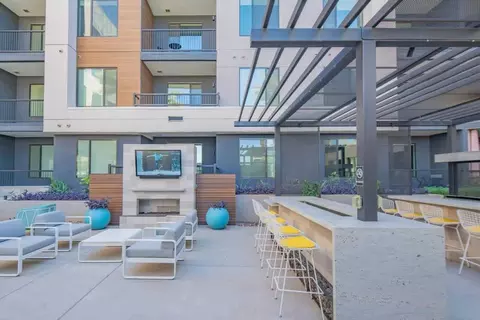 w rio salado pkwy, Tempe, AZ 85281
