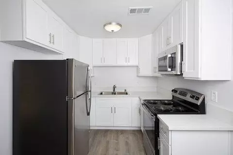 2800 Lawrence Crossley Rd, Palm Springs, CA 92264