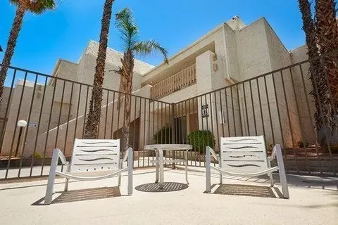 2800 Lawrence Crossley Rd, Palm Springs, CA 92264