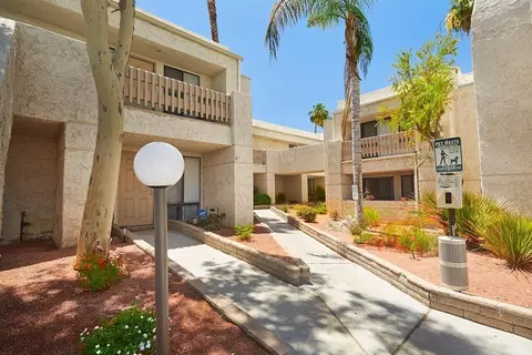 2800 Lawrence Crossley Rd, Palm Springs, CA 92264