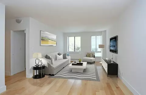 410 W 53rd St #406, New York, NY 10019
