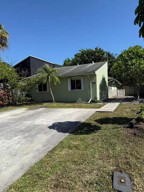 4565 NW 3rd Dr, Delray Beach, FL 33445