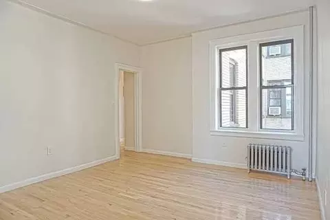 32-52 33rd St #B7, New York, NY 11106