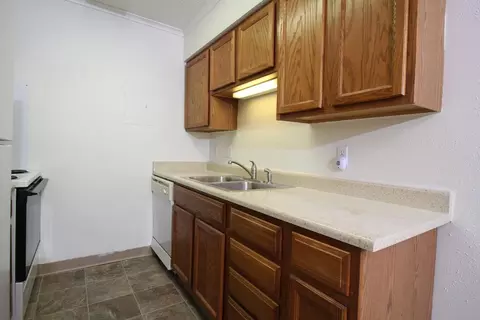 5015 SW 9th St #86, Des Moines, IA 50315