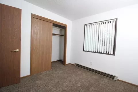 5015 SW 9th St #86, Des Moines, IA 50315