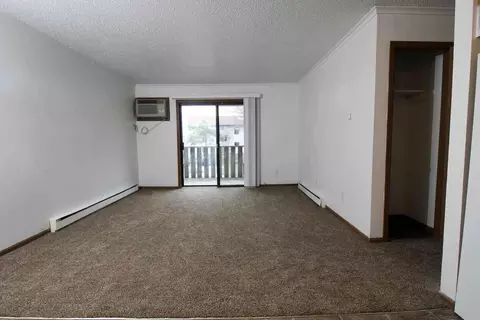 5015 SW 9th St #86, Des Moines, IA 50315