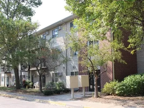 6800 SW 9th St #3, Des Moines, IA 50315
