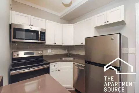 817 W Lakeside Pl #305, Chicago, IL 60640