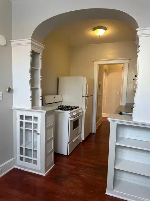157 W 3rd St #3, Oswego, NY 13126