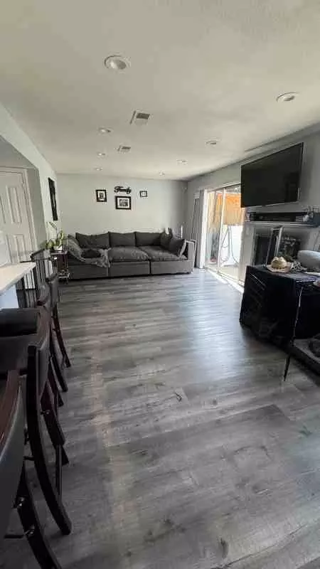 938 E Franke St, Carson, CA 90746 photo 2