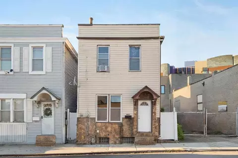 4431 Howley St, Pittsburgh, PA 15224