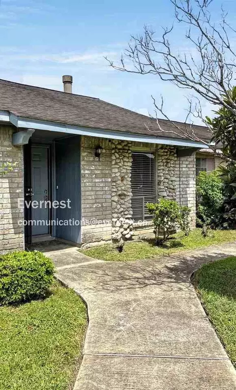 6847 Chasewood Dr, Missouri City, TX 77489