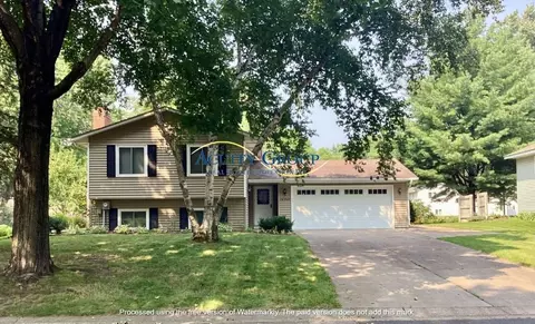 10207 Pilgrim Ln N, Maple Grove, MN 55369