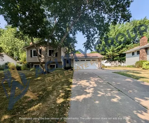 10207 Pilgrim Ln N, Maple Grove, MN 55369