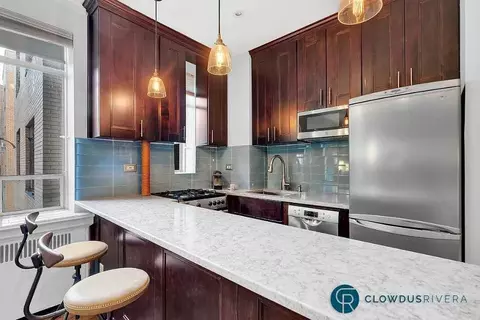 250 W 24th St #4DW, New York, NY 10011