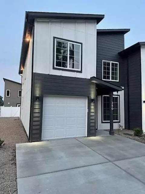 360 NW Bradford Ave, Mountain Home, ID 83647