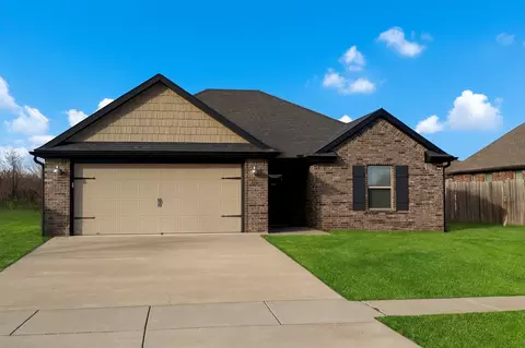 802 SW Cabriolet St, Bentonville, AR 72712