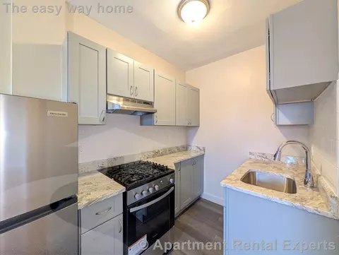 4 Cogswell Ave #33, Cambridge, MA 02140