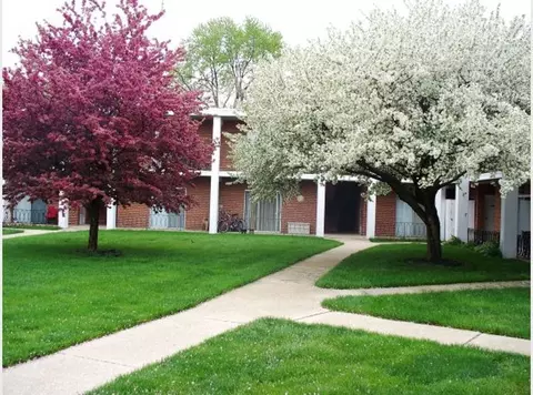 140 E Lake St #13B, Elmhurst, IL 60126