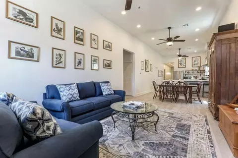 tchoupitoulas st, New Orleans, LA 70115