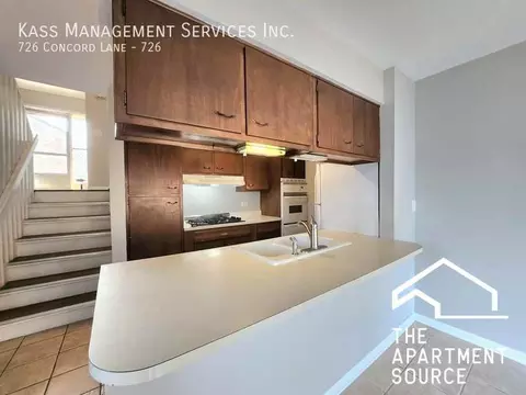 726 Concord Ln #726, Barrington, IL 60010