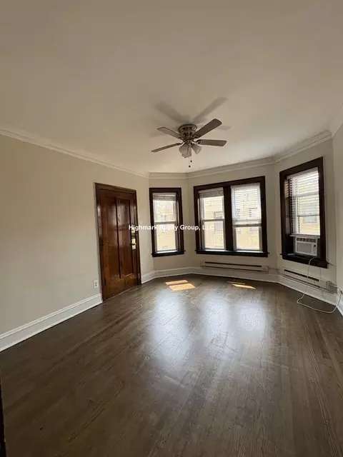 3819 N Greenview Ave #6W, Chicago, IL 60613