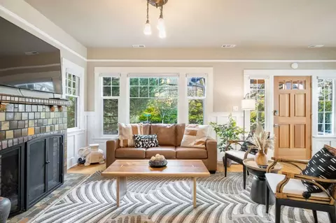 ne 47th st, Seattle, WA 98105