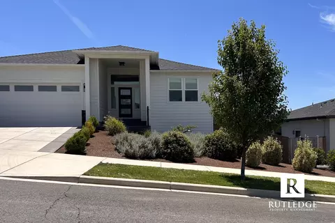 3282 Sky Way, Medford, OR 97504