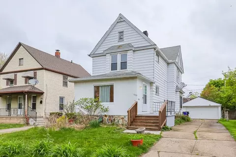 1229 E 167th St, Cleveland, OH 44110