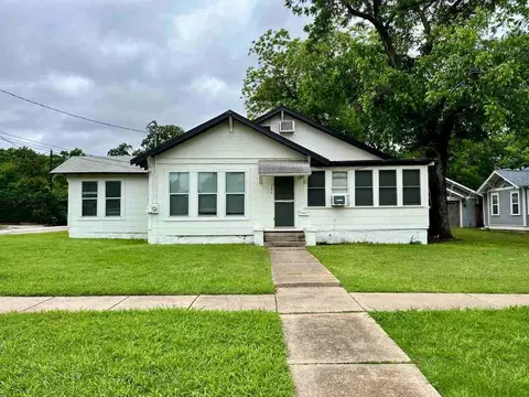 1002 Gregg St #CB, Denton, TX 76201