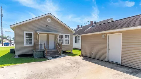 167 6th St, Port Allen, LA 70767